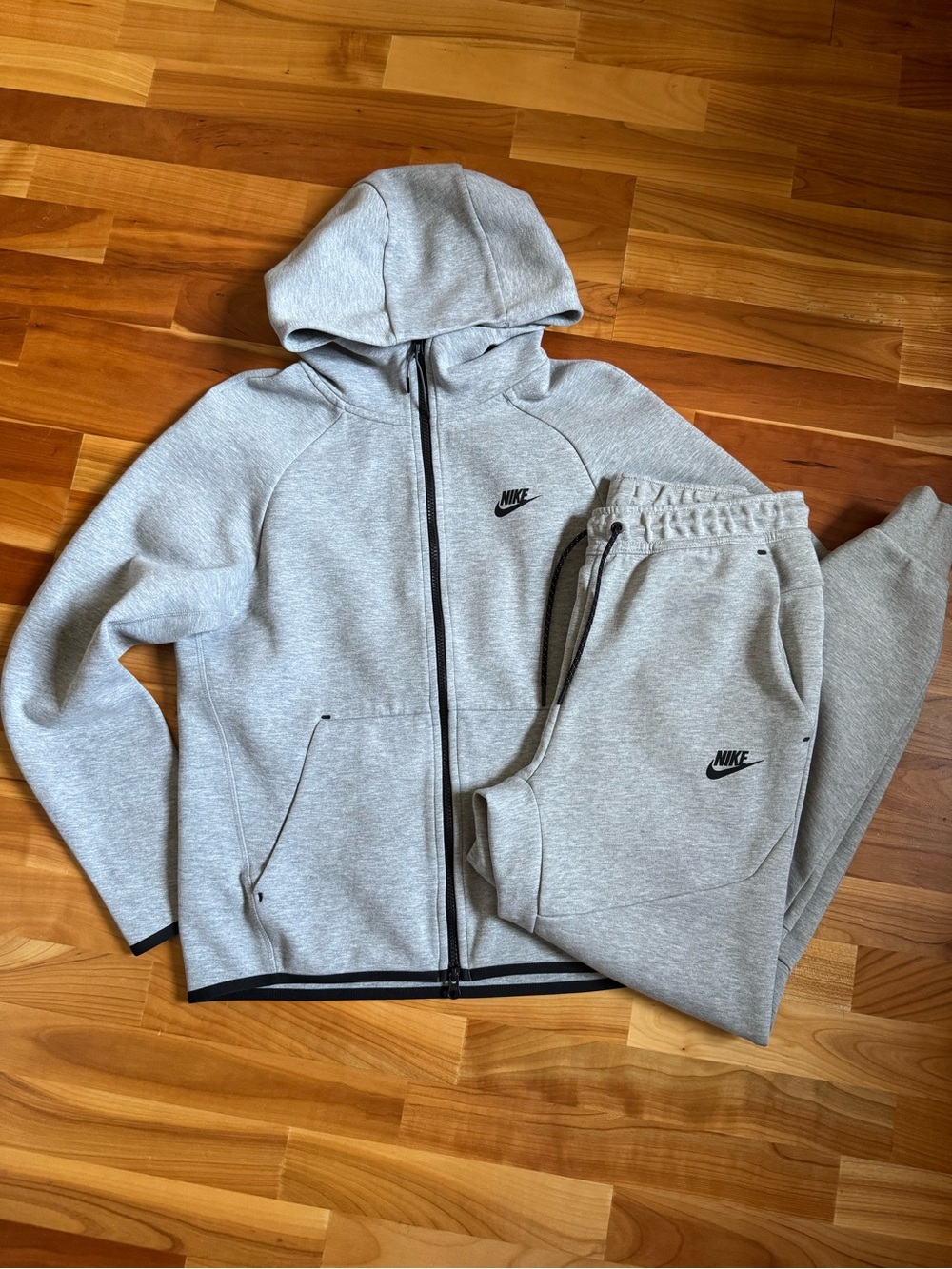 Nike Tech Fleece Full Zip Hoodie & Jogger Set Heather Gray Men’s Small